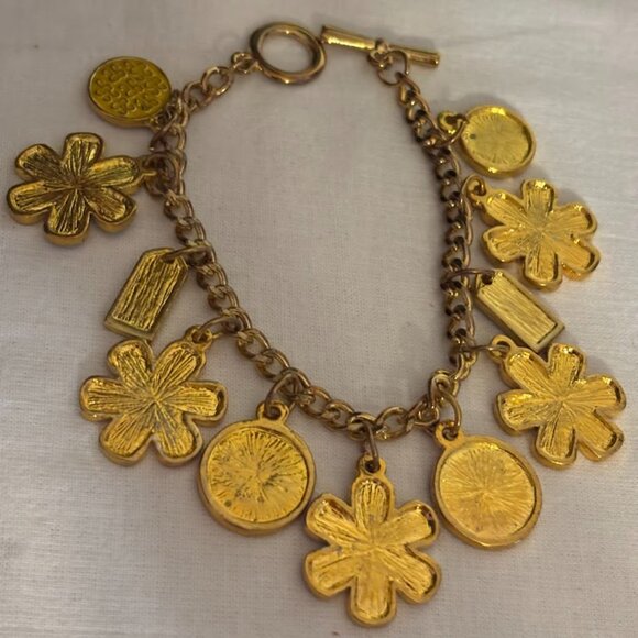 Beautiful Coach Charm Bracelet with 11 Charms and Coach Pouch - 7 inches - Picture 12 of 16